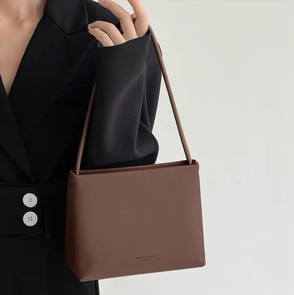 BOLSO CUADRADO MINIMALISTA VERSÁTIL