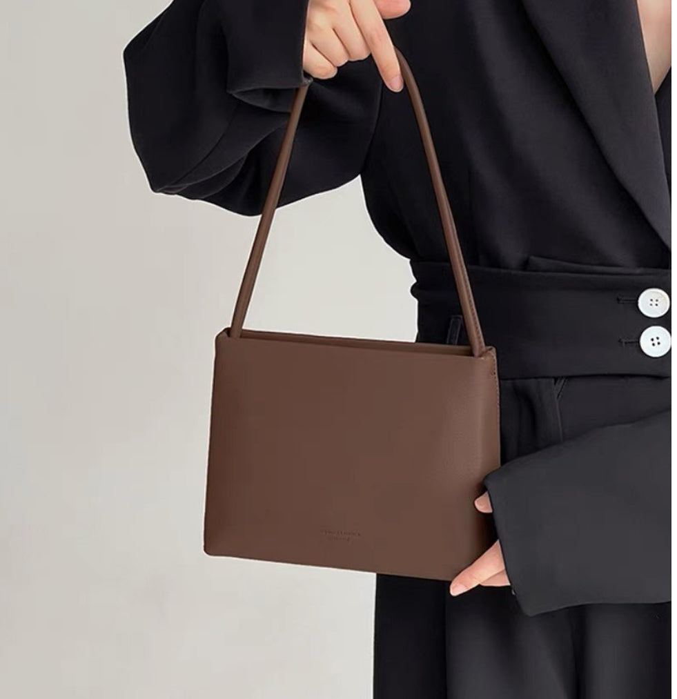 BOLSO CUADRADO MINIMALISTA VERSÁTIL