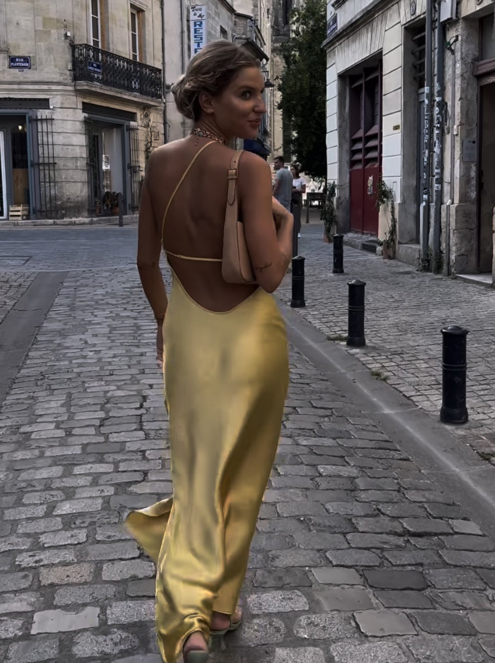 VESTIDO DE SATÉN