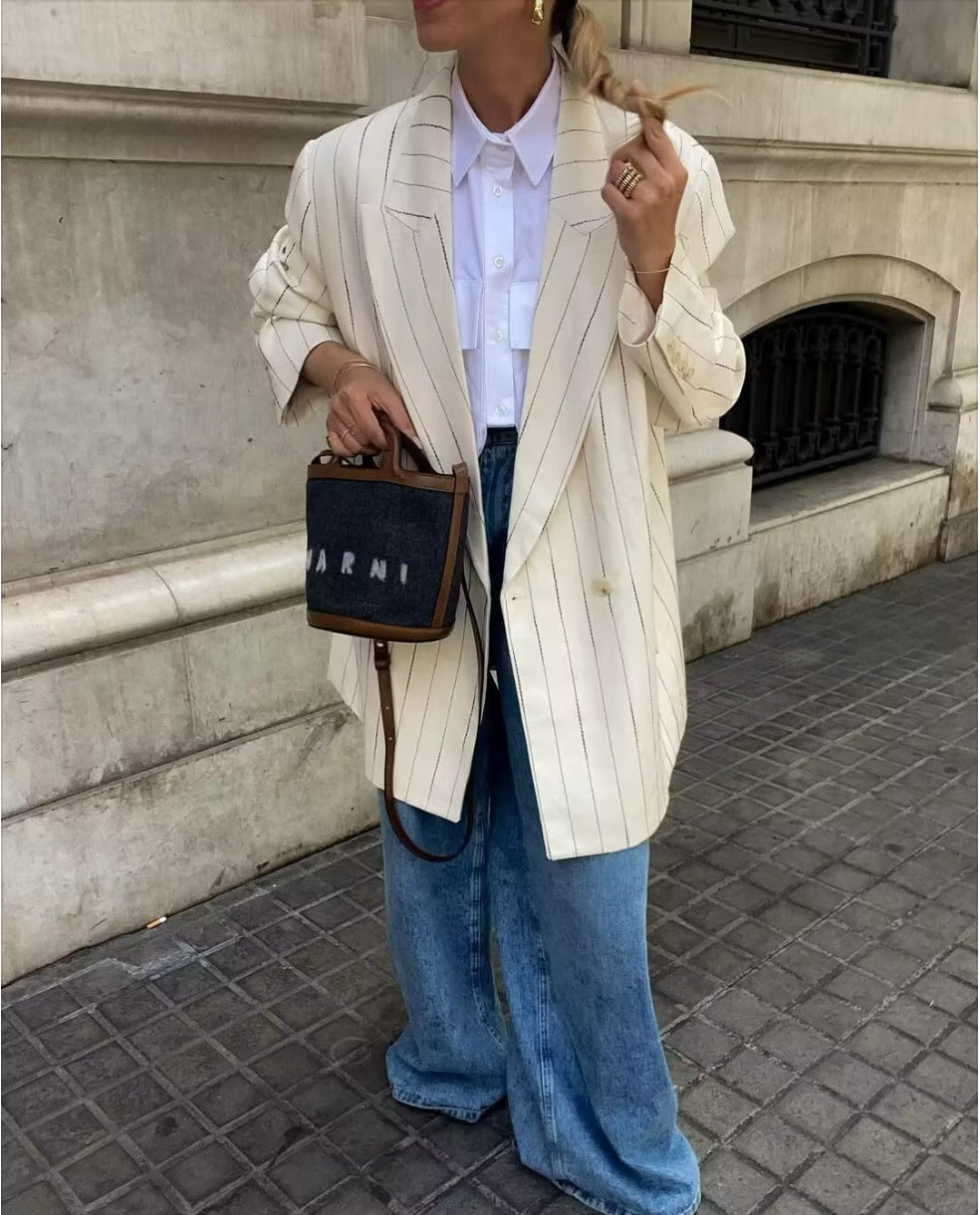TRAJE OVERSIZE DE RAYA DIPLOMÁTICA