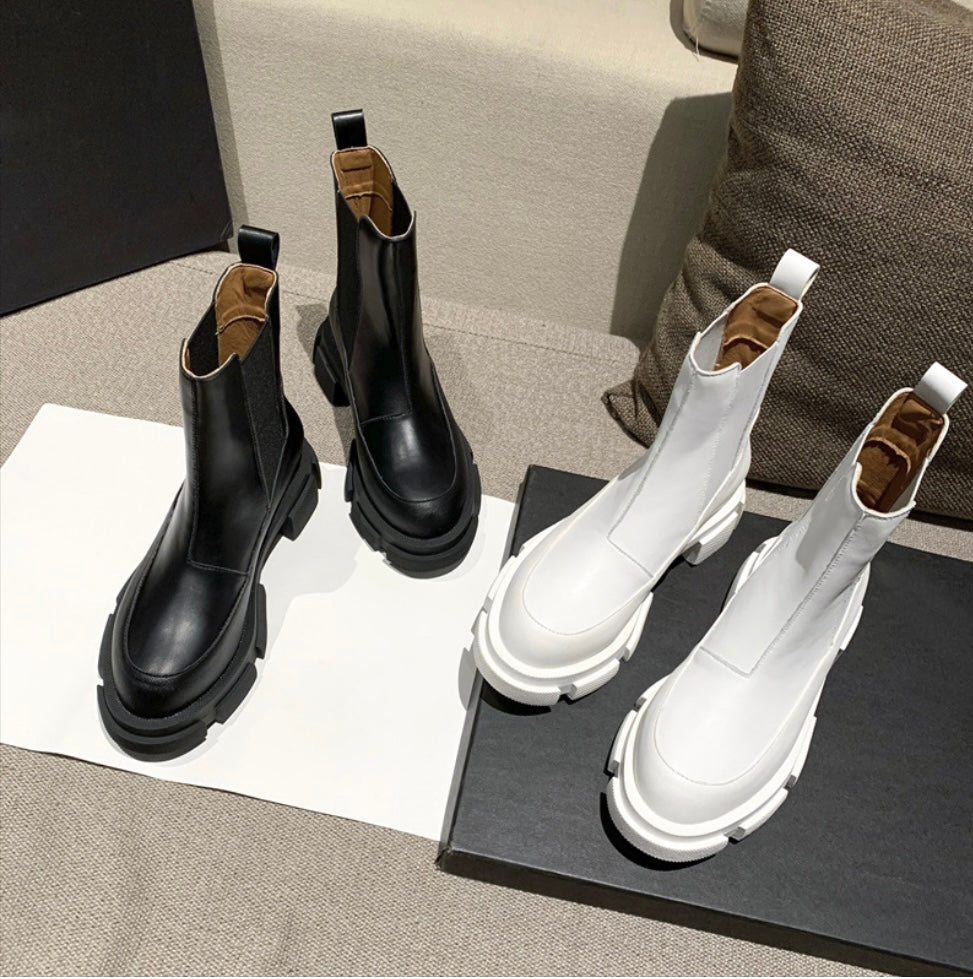 BOTINES CON SUELA GRUESA