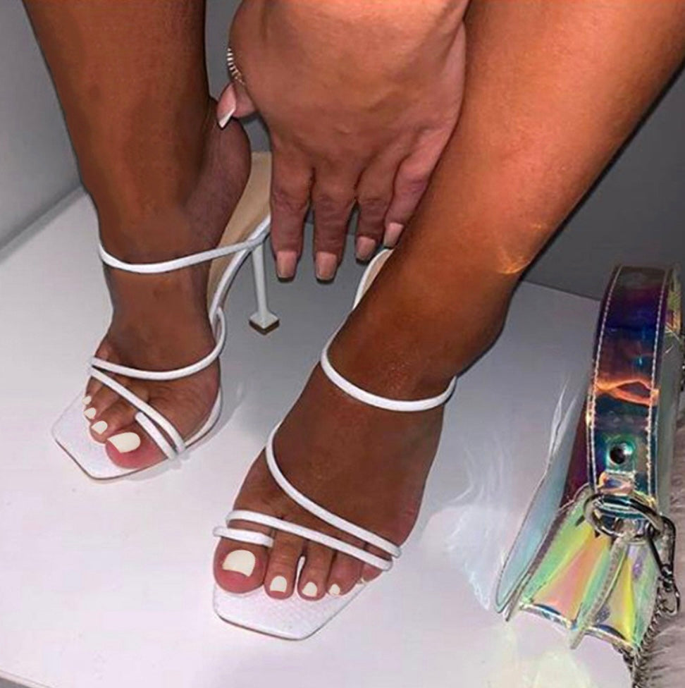 TACONES ALTOS
