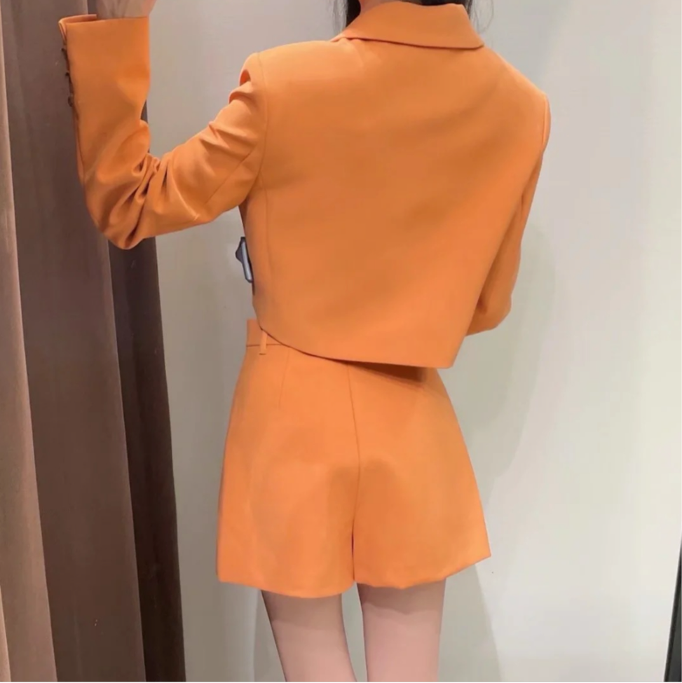 CONJUNTO BLAZER CORTO NARANJA CHIC