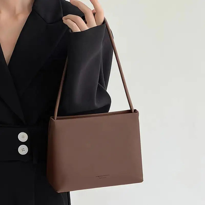 BOLSO CUADRADO MINIMALISTA VERSÁTIL
