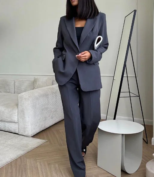CONJUNTO CÓMODO Y ELEGANTE