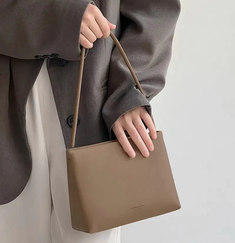BOLSO CUADRADO MINIMALISTA VERSÁTIL