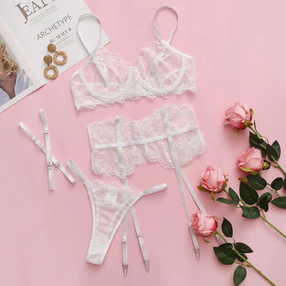 CONJUNTO DE LENCERÍA CON LIGA Y CUELLO HALTER