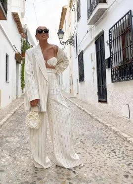 TRAJE OVERSIZE DE RAYA DIPLOMÁTICA